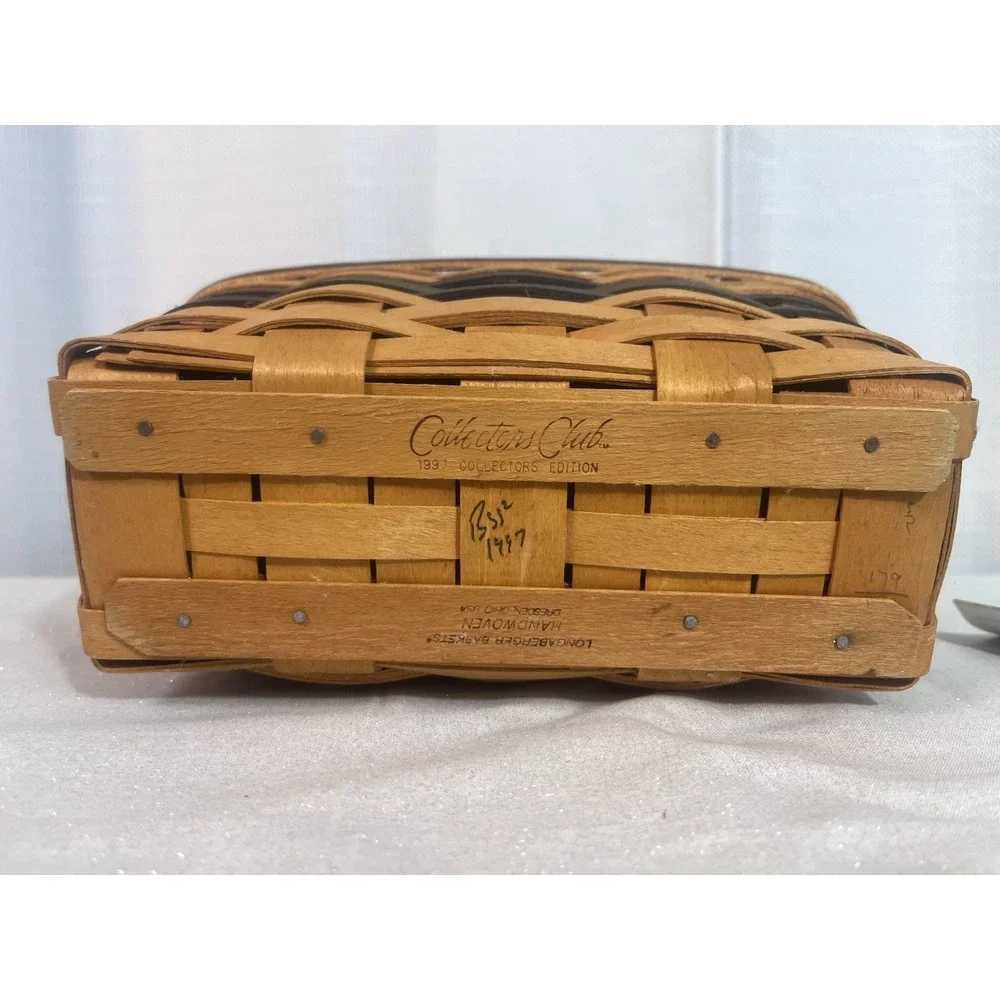 Longaberger Collectors Club 1997 Renewal Basket With Fabric and Clear Liners